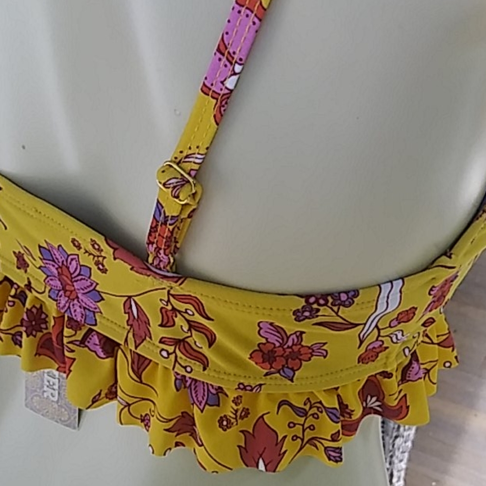 NWT Floral Ruffled Swimsuit Top - Picture 6 of 9